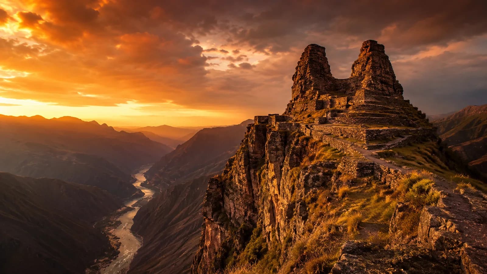 Waqrapukara: La Fortaleza Inca Escondida en el Cañón del Apurímac